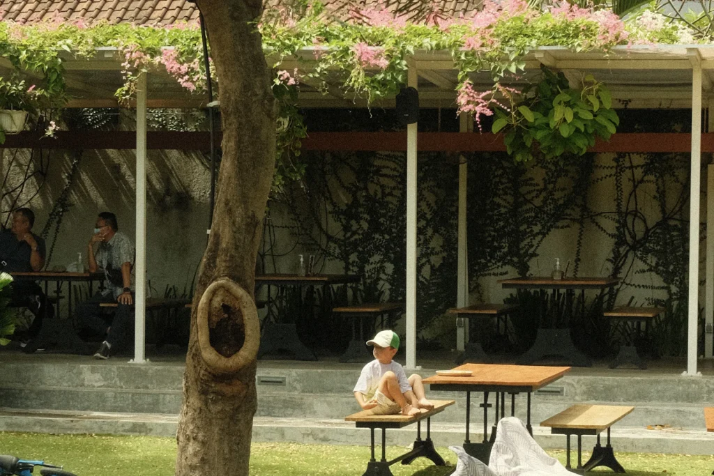 Suasana bersantap di restoran Bali